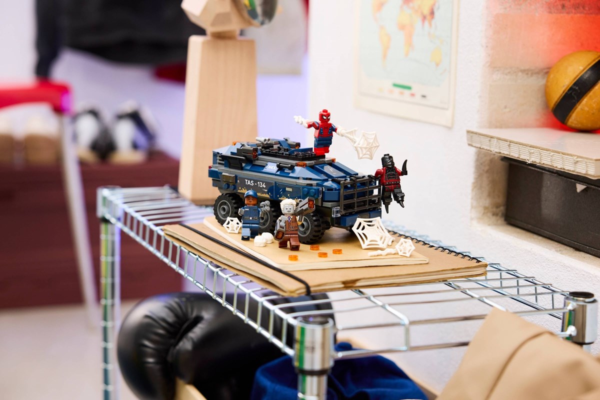 76349 MARVEL Pościg Spider-Mana za więźniarką