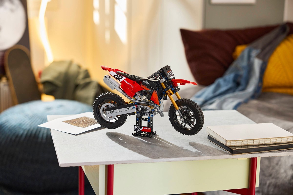 42238 TECHNIC Motocykl Ducati Desmo450 MX Factory