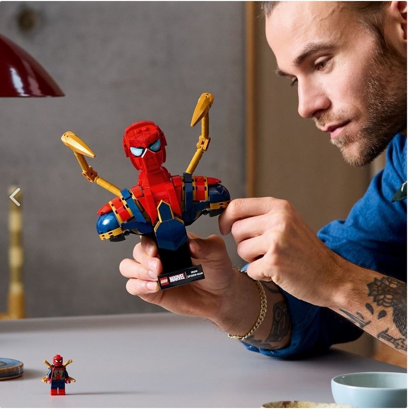 76326 Marvel Popiersie Iron Spider-Mana