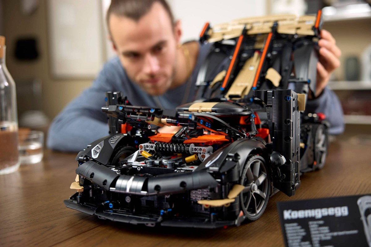 42232 Technic Koenigsegg Sadair's Spear Megacar