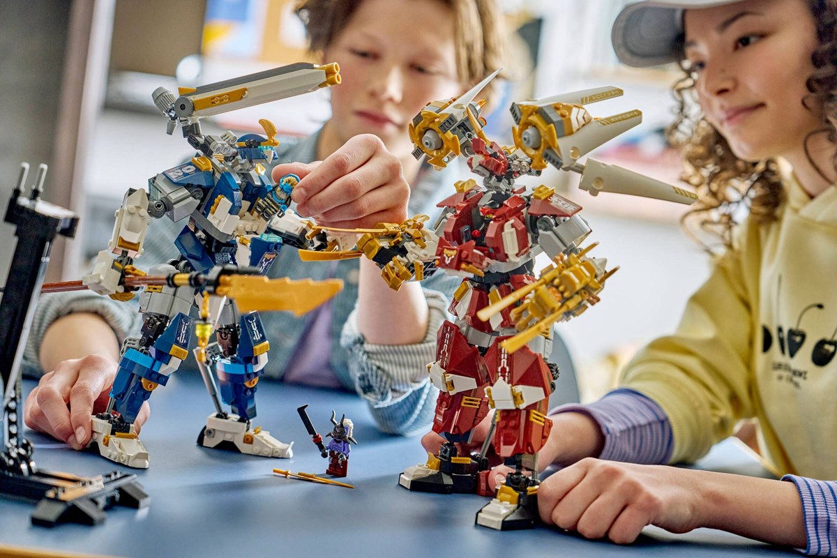 71870 Ninjago Bliźniacze tytanowe mechy